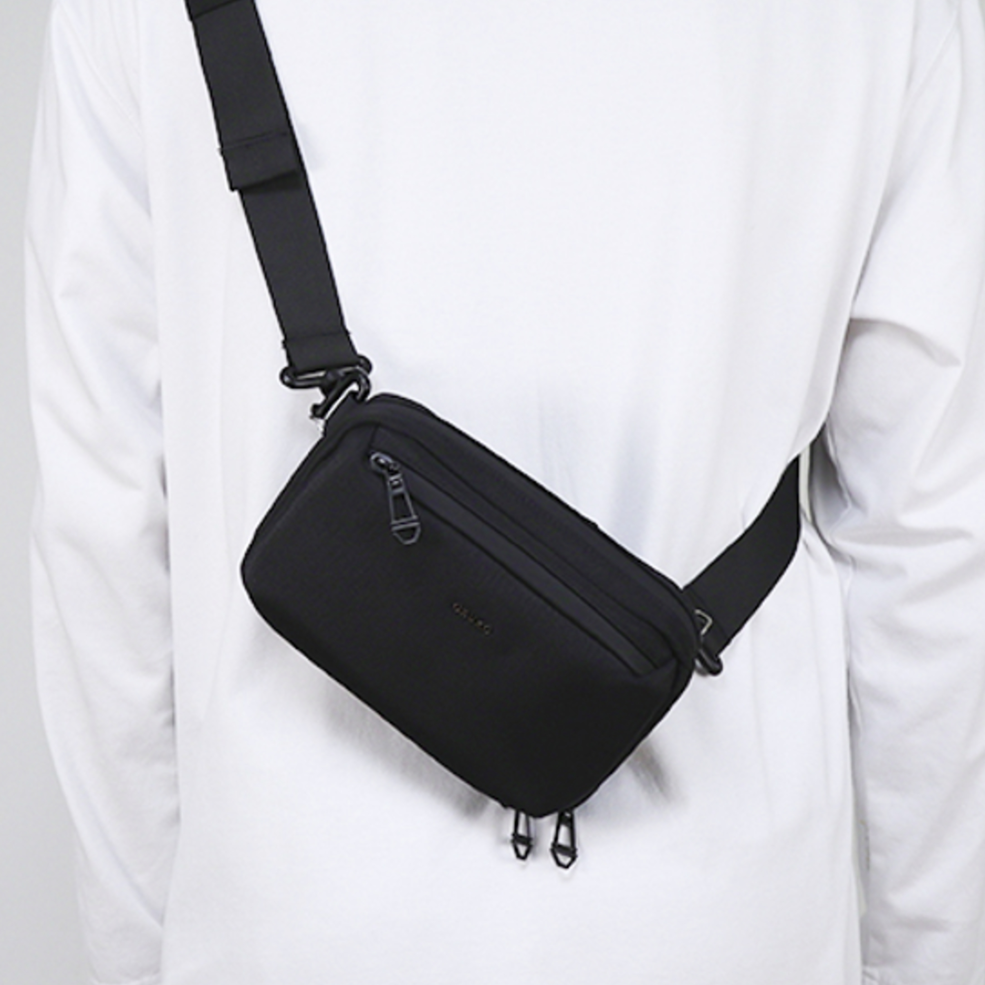 [맨백] 남자 여행용 미니 크로스백 슬링백가방 OZK592D