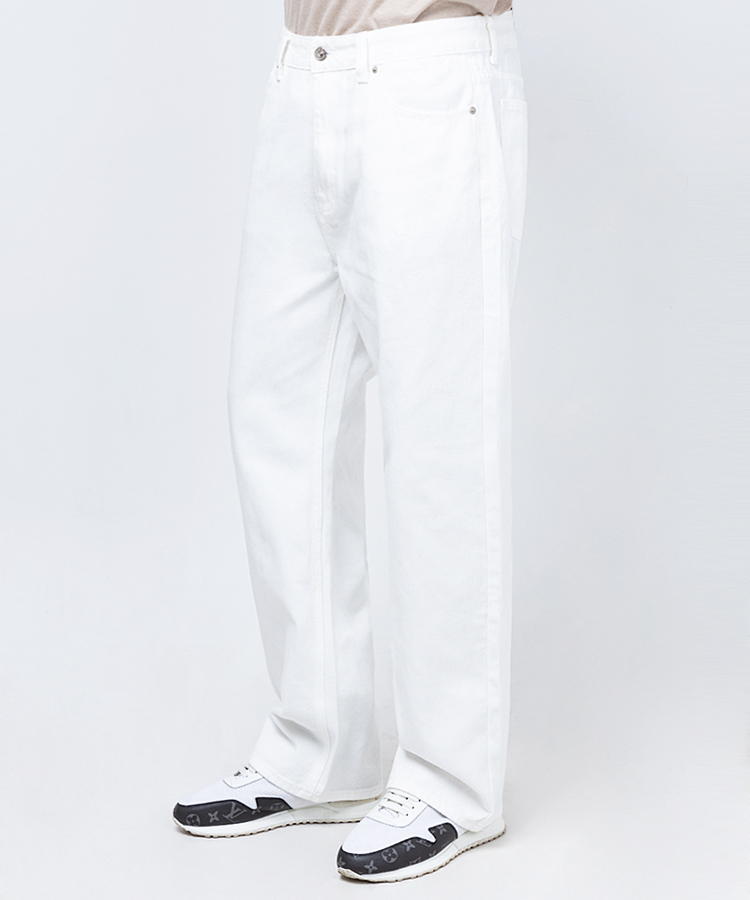 스트라이크 White Easy Wash Relaxed Jeans - 상품 이미지