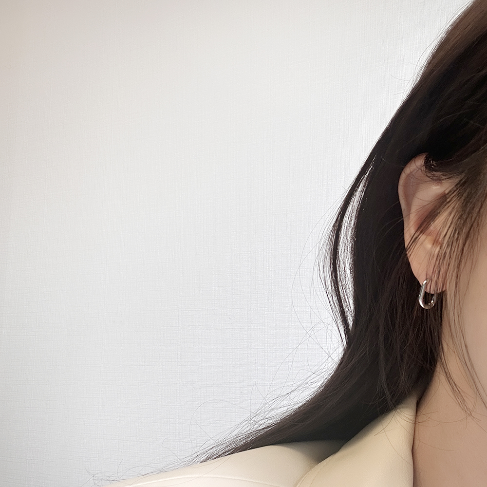미니 데일리 클립 원터치 링 귀걸이 2컬러 티타늄 데일리룩 오피스룩 이미지 8