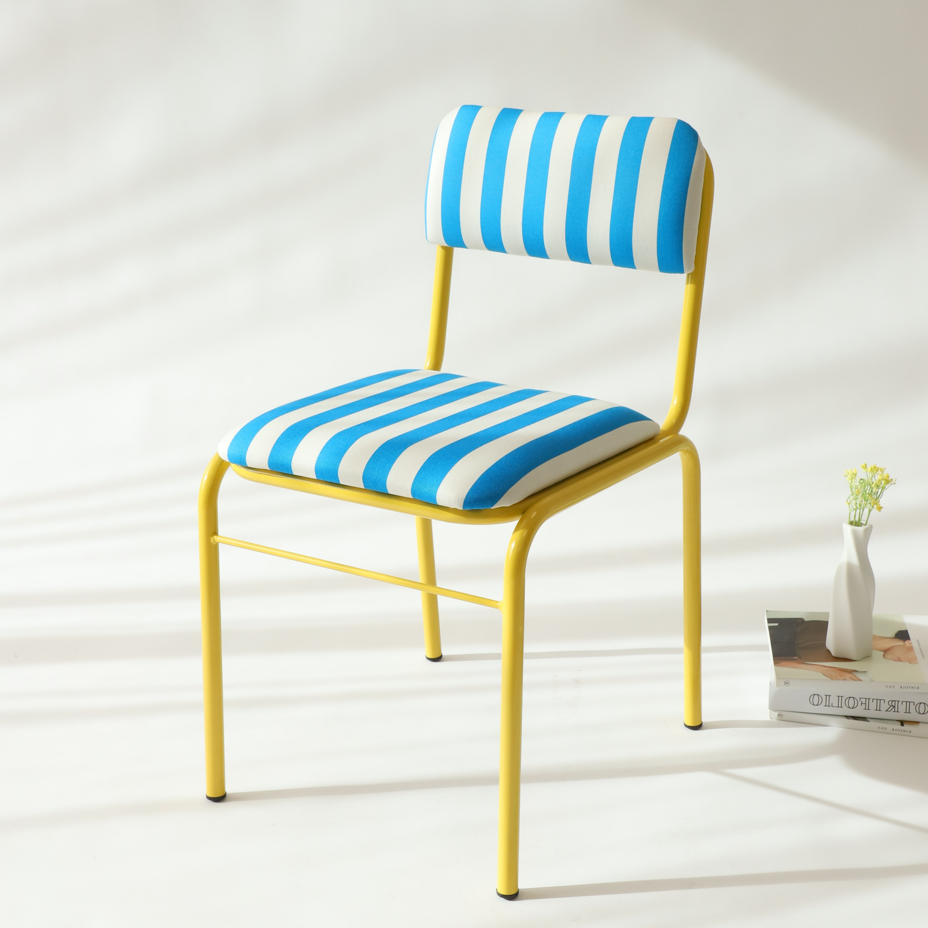 텐더 카페 인테리어의자 미드센츄리 빈티지 철제 스트라이프 패브릭