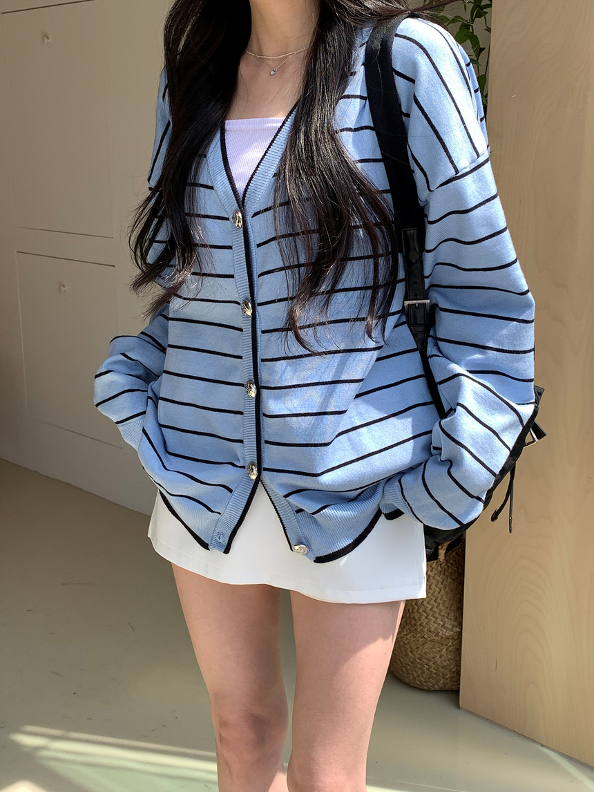 [제니룩💙] 오션 스트라이프 오버핏 가디건 상세 이미지 16
