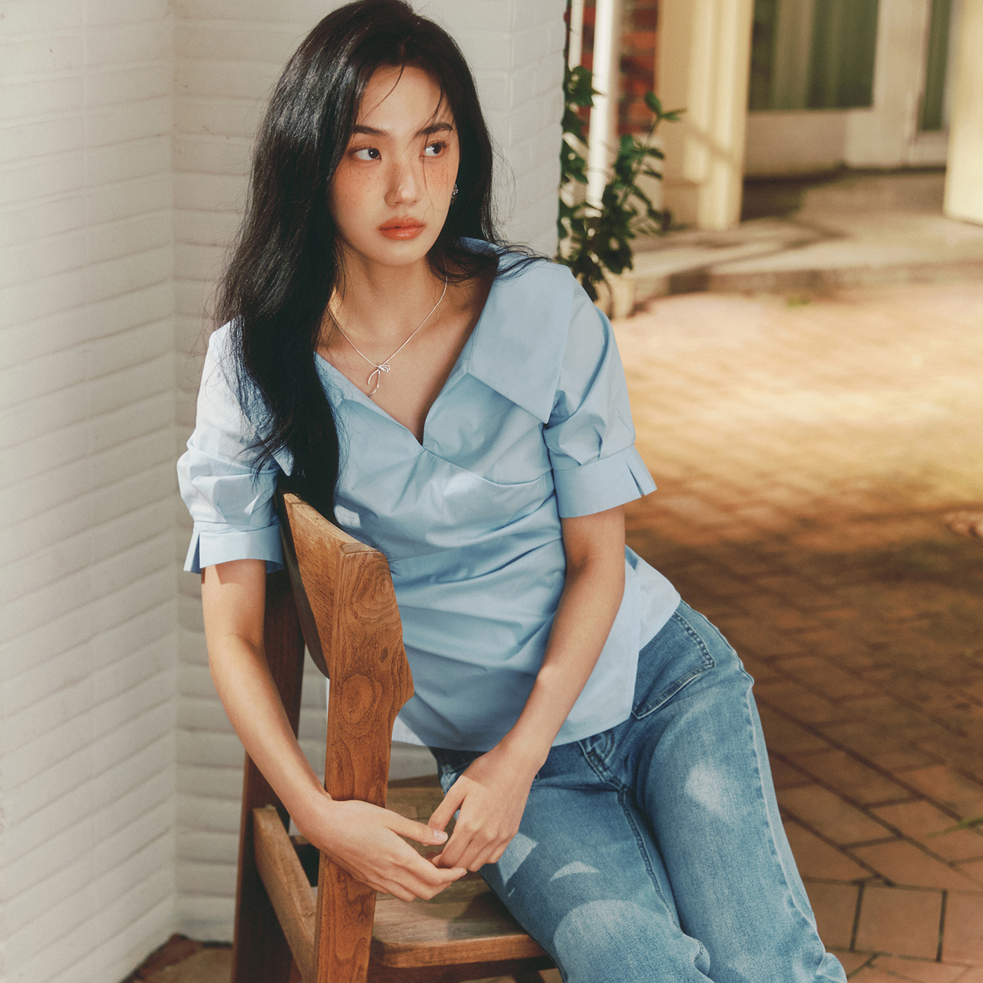 로엠 오픈카라 랩 블라우스 RMBLF25R99 - 상세 이미지 2