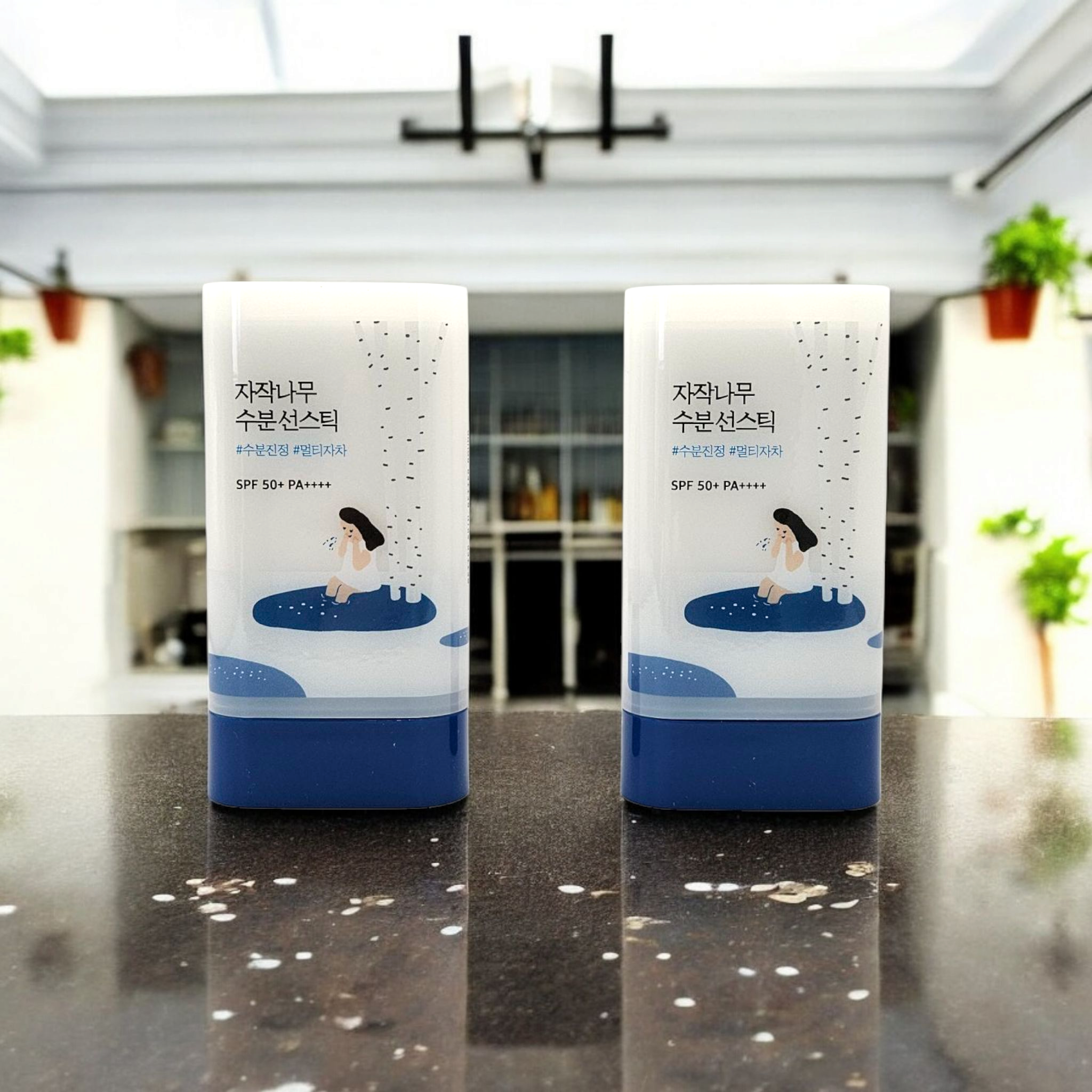 1+1 라운드랩 자작나무 수분 선스틱 19g+19g 제품 이미지