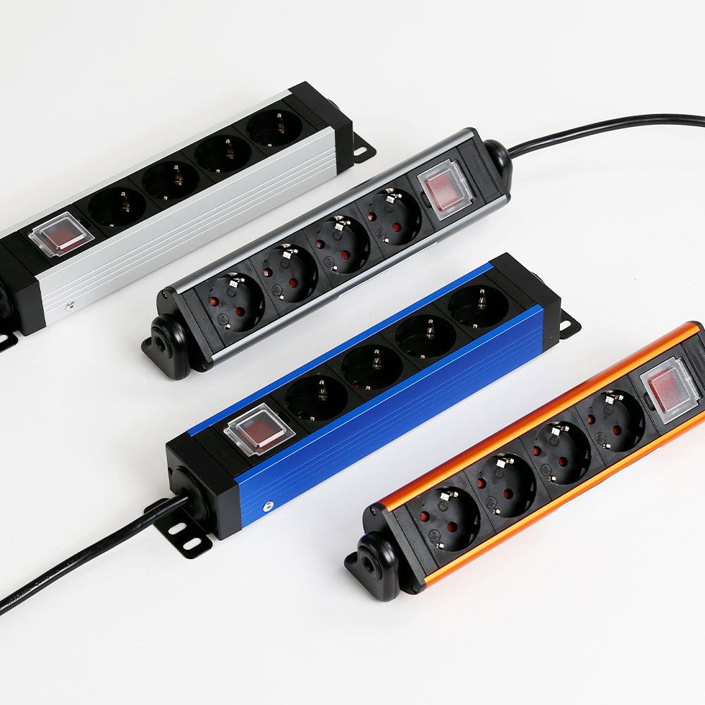 아이정 더넓은 알루미늄 고용량 과부하차단 서버안전탭 멀티콘센트 4구 1.5m