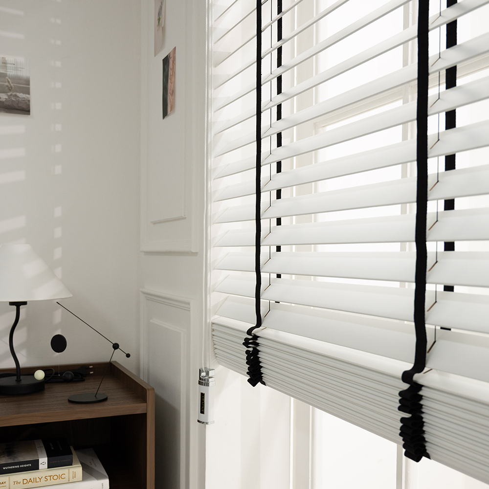 아라크네 블랙댕기 우드블라인드 밴드 리본 라인 오동 거실 안방 40x40