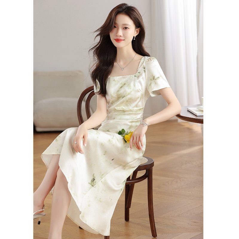 스퀘어넥 퍼프소매 새틴 롱 원피스 나염 셔링 허리 A라인 봄 여름 하객룩 아이보리 연녹색 - 상세 이미지 3