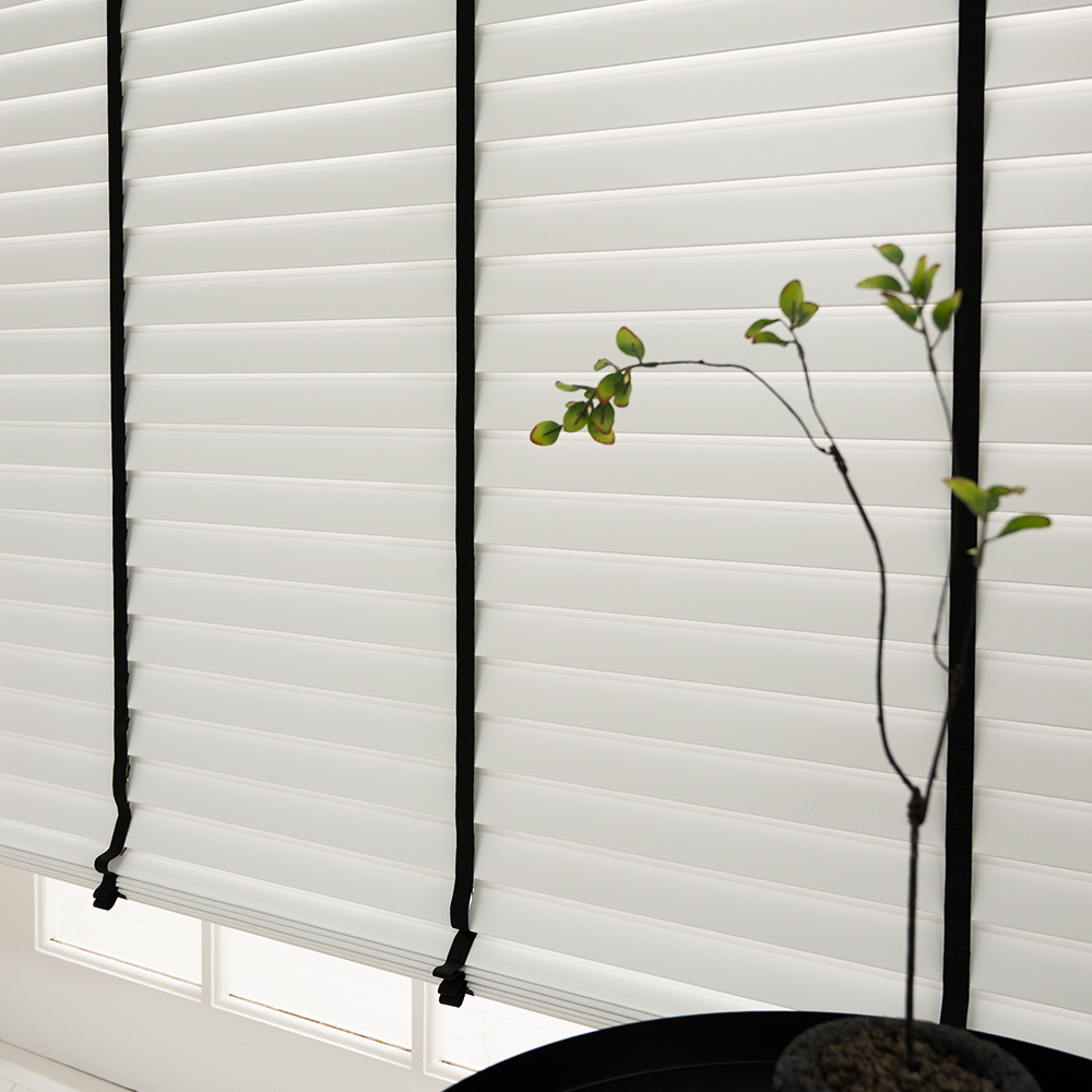 아라크네 블랙댕기 우드블라인드 밴드 리본 라인 오동 거실 안방 40x40