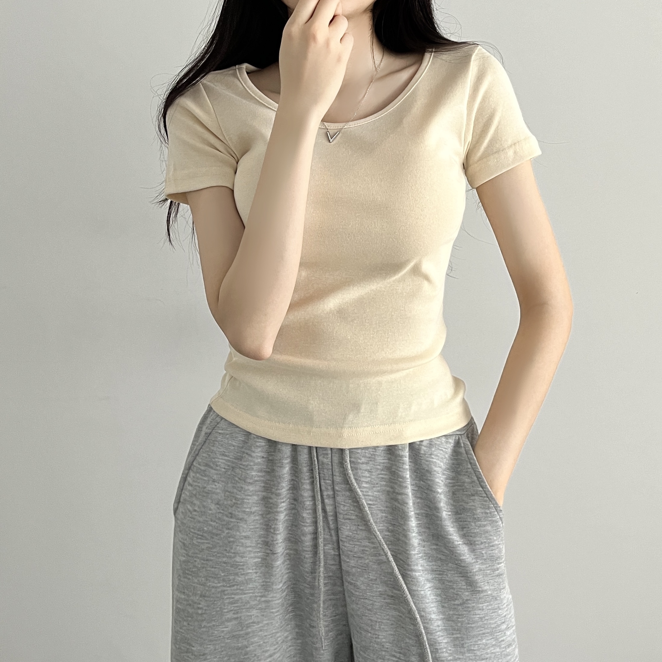 레이어드 흰티 세미크롭 여자 반팔티 이너 티셔츠 연베이지, FREE(One size)