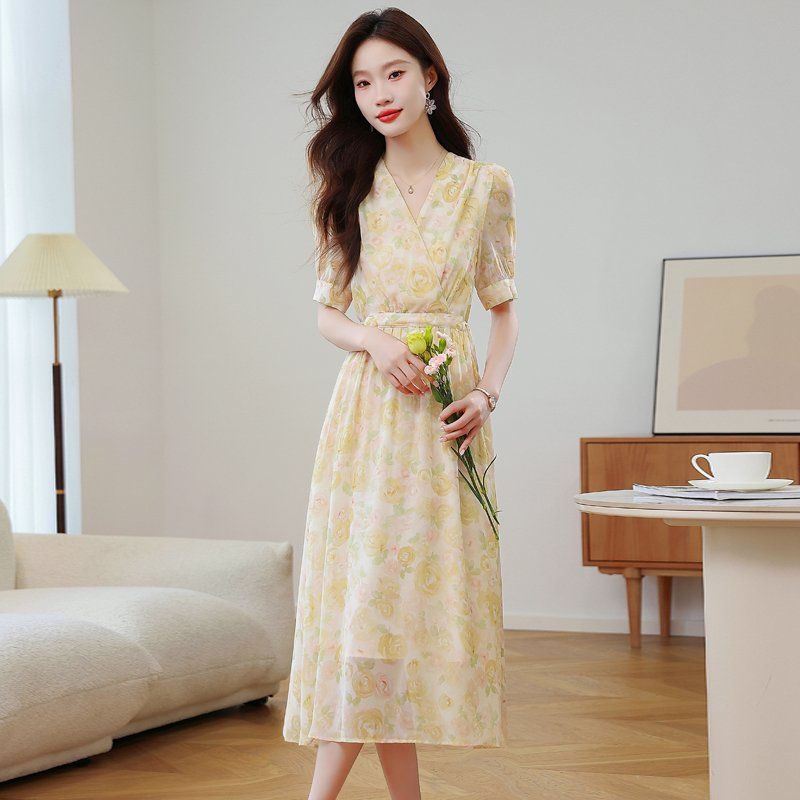브이넥 플라워 쉬폰 롱 원피스 반팔 허리 스트랩 A라인 봄 여름 데이트룩 옐로우꽃무늬 - 상세 이미지 2
