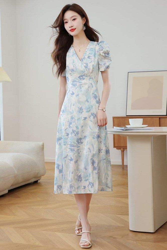 브이넥 퍼프소매 나염 롱 원피스 허리 스트랩 A라인 봄 여름 하객룩 데이트룩 스카이블루 - 상세 이미지 4