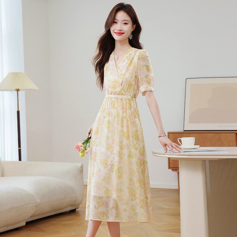 브이넥 플라워 쉬폰 롱 원피스 반팔 허리 스트랩 A라인 봄 여름 데이트룩 옐로우꽃무늬 - 상세 이미지 4