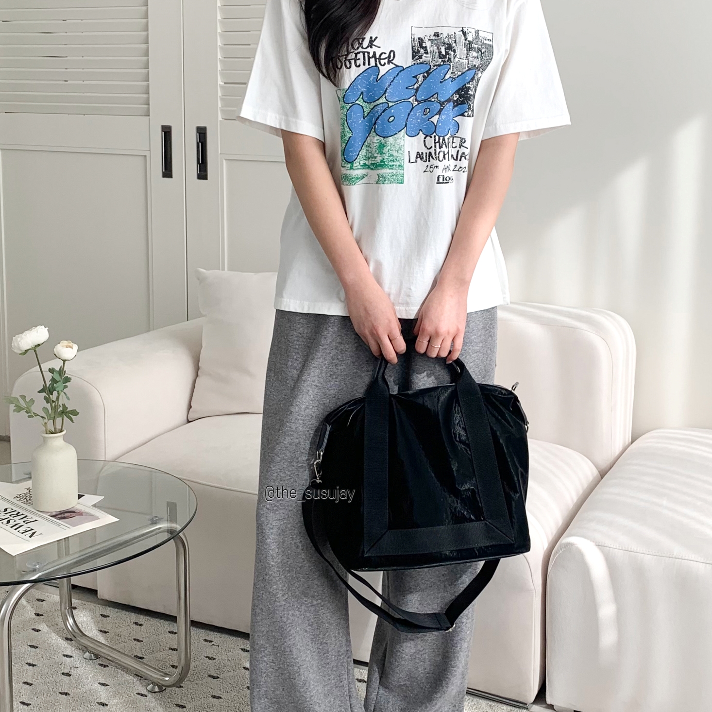 가벼운타이벡 글로시백 비건레더 스퀘어백 출근가방 휘뚜루마뚜루 보부상가방 - 상세 이미지 5