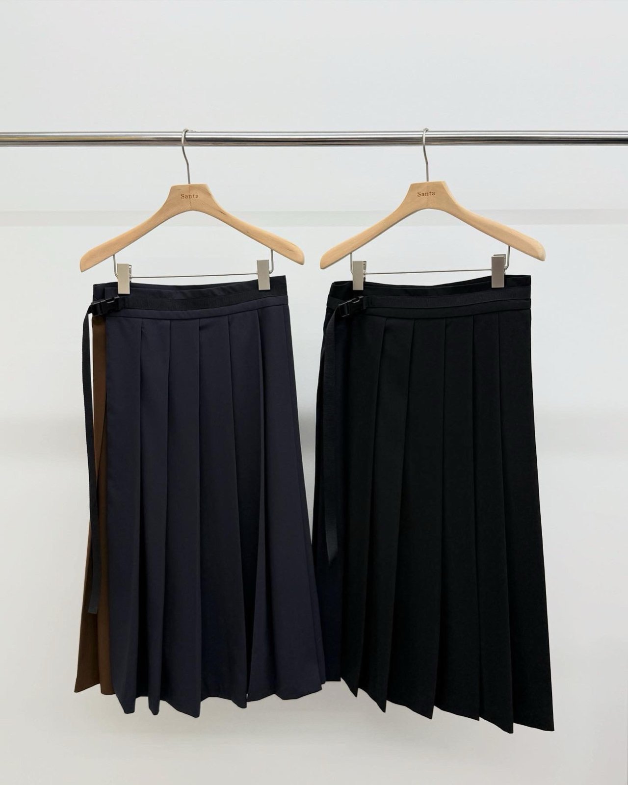 SNTA 러브마이산타 코코 벨트 랩 핀턱 플리츠 A라인 롱 스커트 2color 상세 이미지 12