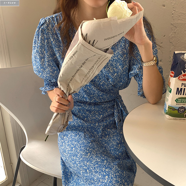 엘시 블루 플라워 맥시 랩 퍼프 롱원피스 1col 여름 봄 소매밴딩 브이넥 제이플로우 - 상세 이미지 4