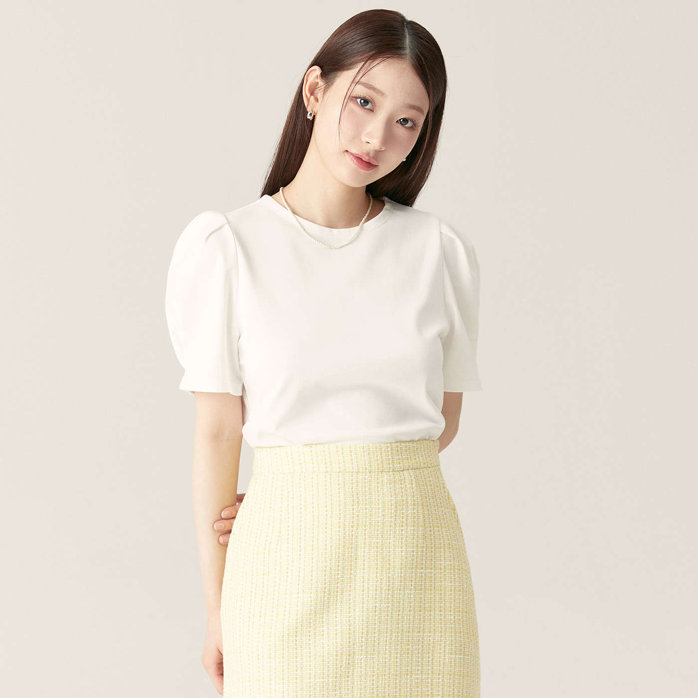 로엠 퍼프 반팔 티셔츠 RMHWF24R11 - 상품 이미지