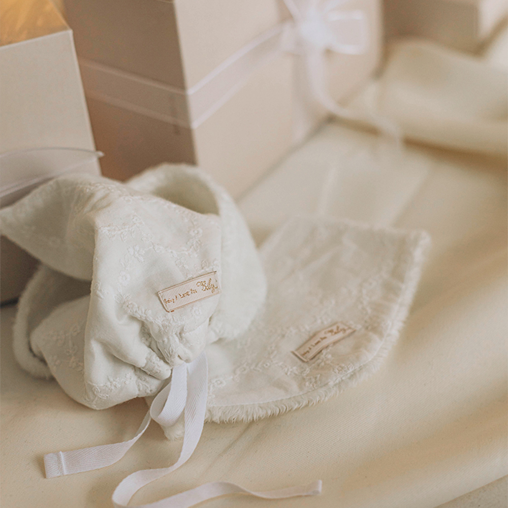 유럽풍 아기 용품 빌리 헤이즈 스노우빕/보넷 신생아 턱받이 모자 극세사 빕 침받이 이유식 받침 유아 모자