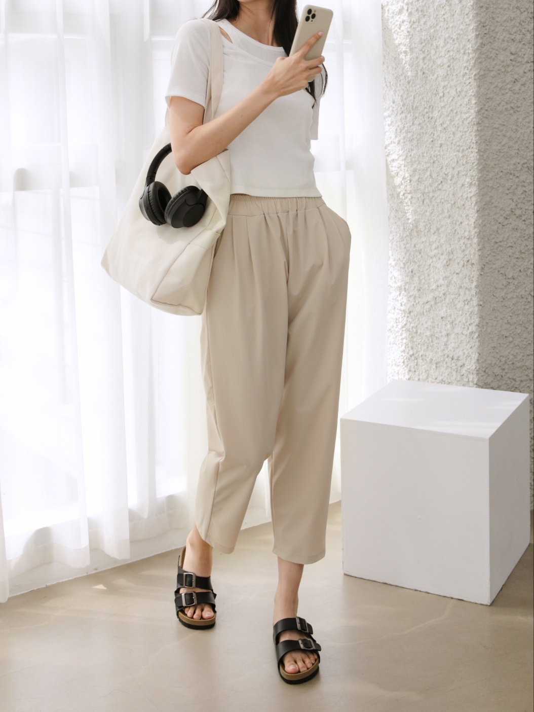 여름 여성 냉감 8부 배기핏 밴딩 포켓 슬랙스 팬츠 - 상품 이미지