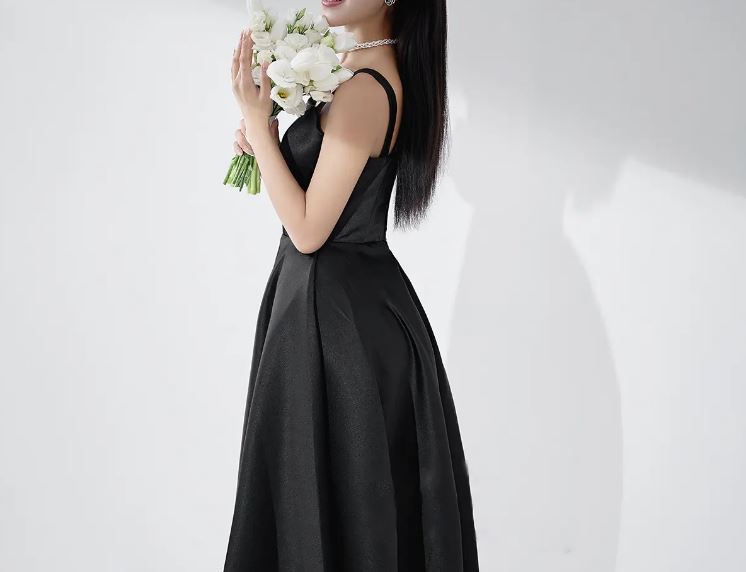 블랙 심플 A라인 셀프웨딩드레스 모던 웨딩룩 이미지 7