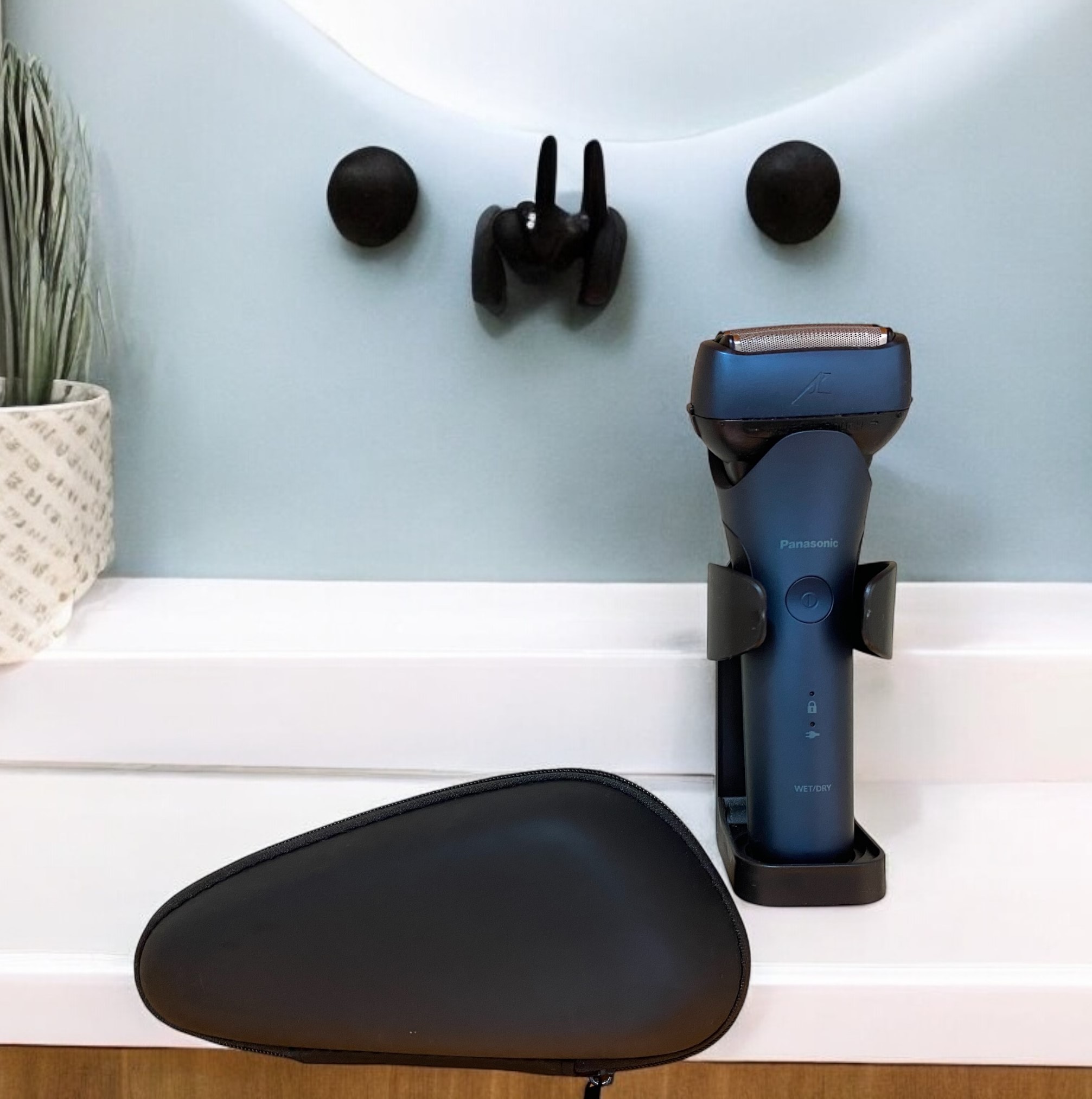 파나소닉 3중날 람대쉬 ES-BLT4B 전기면도기