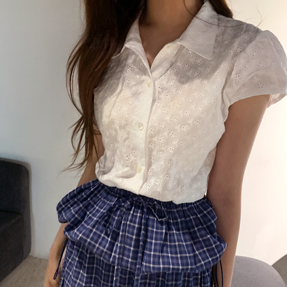 레미리 플라워 펀칭 블라우스 - 상세 이미지 5