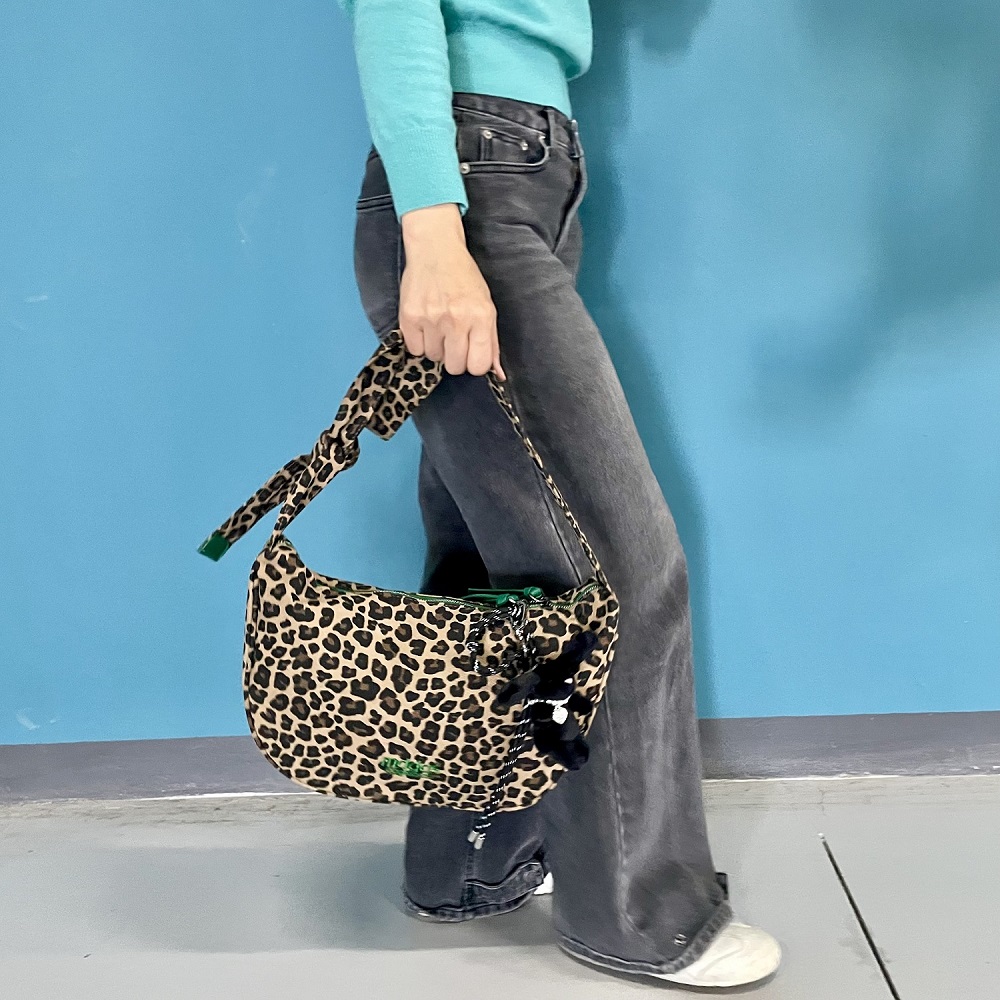 호피 유럽여행가방 가벼운 여행용 크로스백 보부상 크로와상 슬링백 반달크로스백 캔버스 미니