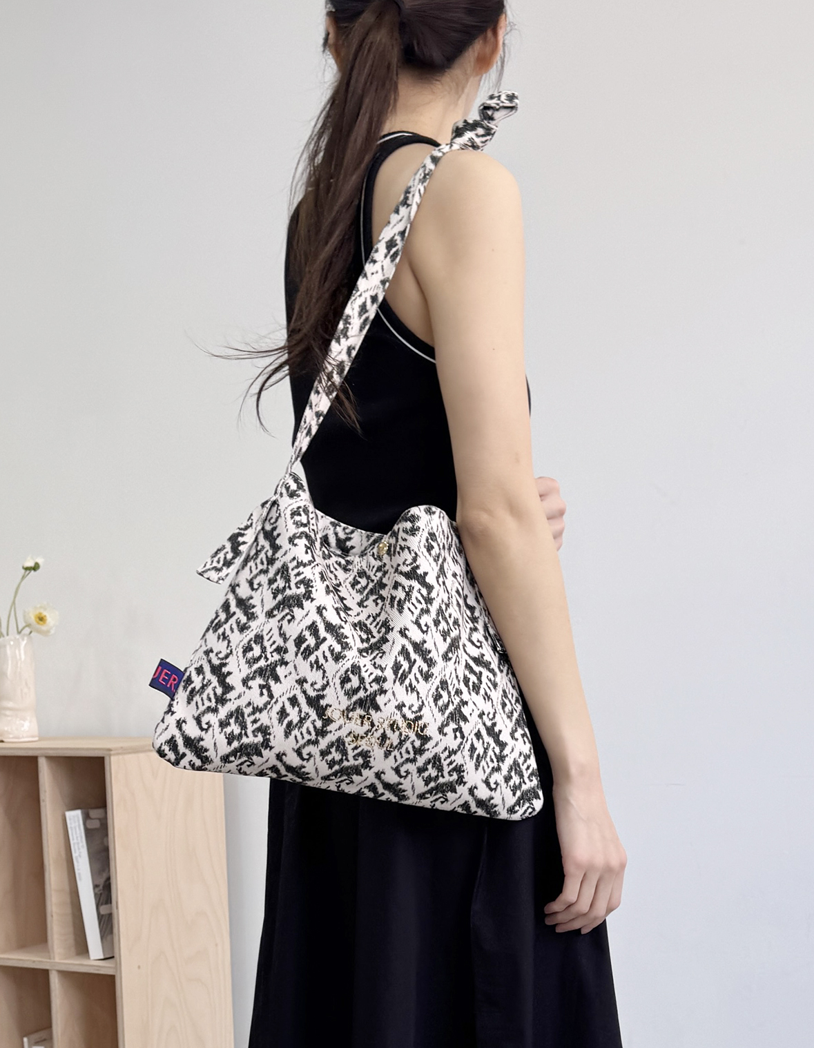 JOUER.쥬에 에스닉 미니에코백