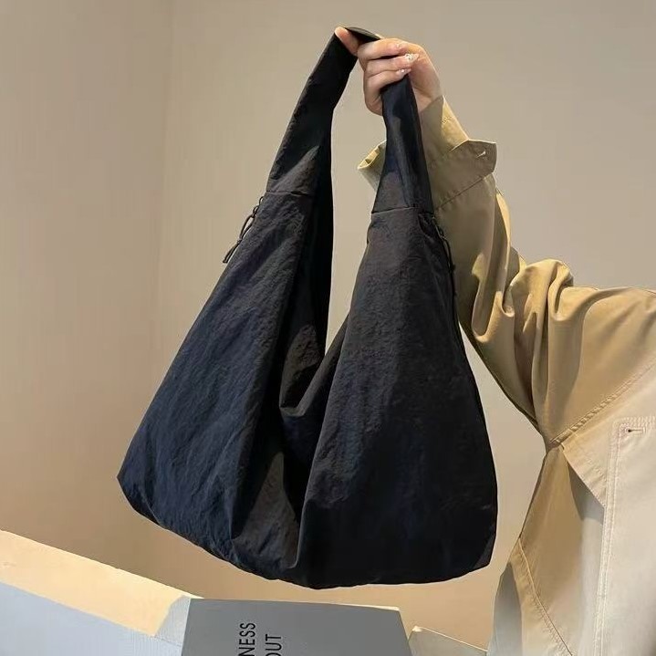 빅백 나일론호보백 휘뚜루마뚜루 가벼운 직장인 보부상 가방 나일론숄더백 - 상세 이미지 4