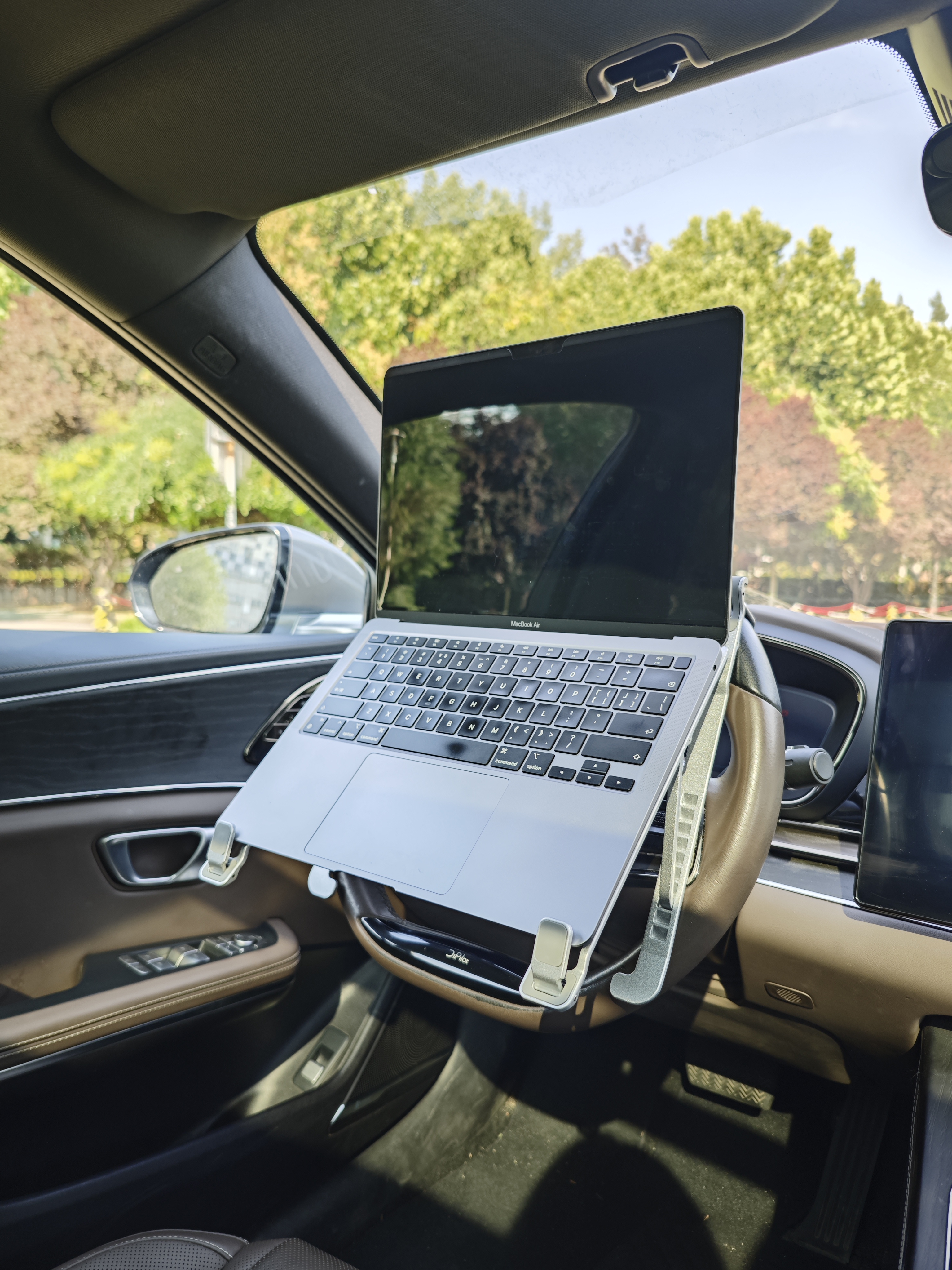 킹아이폰 차량용 노트북 거치대 자동차 운전석 운전대 핸들 태블릿 받침대