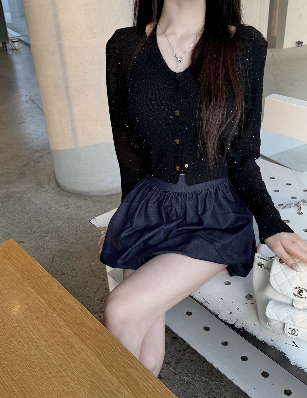 [수입] 시퀸 스팽글 홀터 백리스 브이넥 나시 금장 가디건 세트 (3color) 상세 이미지 12