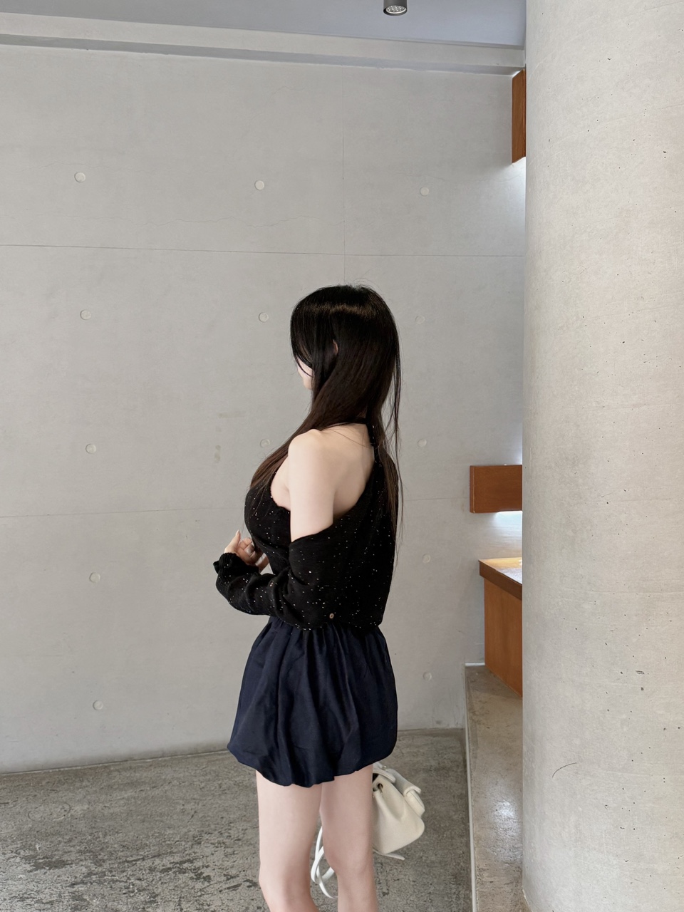 [수입] 시퀸 스팽글 홀터 백리스 브이넥 나시 금장 가디건 세트 (3color) 상세 이미지 18
