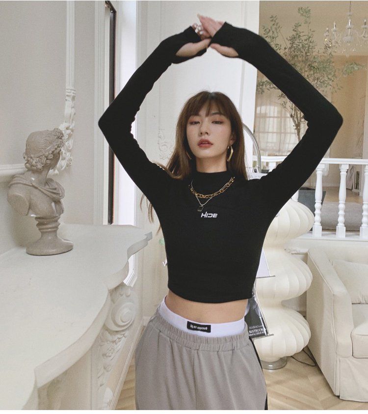 피치기모 슬림핏 레터링 크롭 긴팔티 라운드넥 면티 데일리 기본 봄 가을 블랙 - 상세 이미지 3