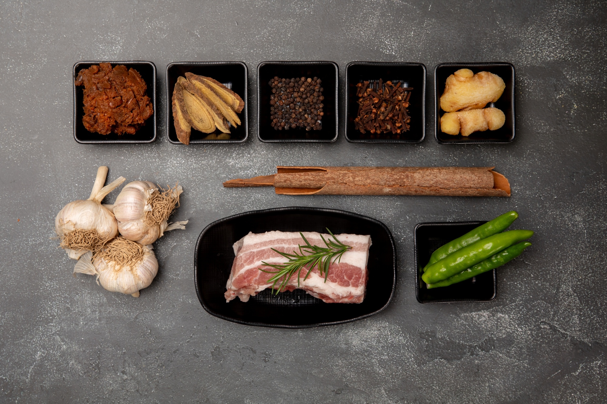호시절 삼겹살 수육 보쌈 마늘보쌈 밀키트 도시락 집밥 혼술 안주 캠핑요리 250g x 2팩 - 상세 이미지 2