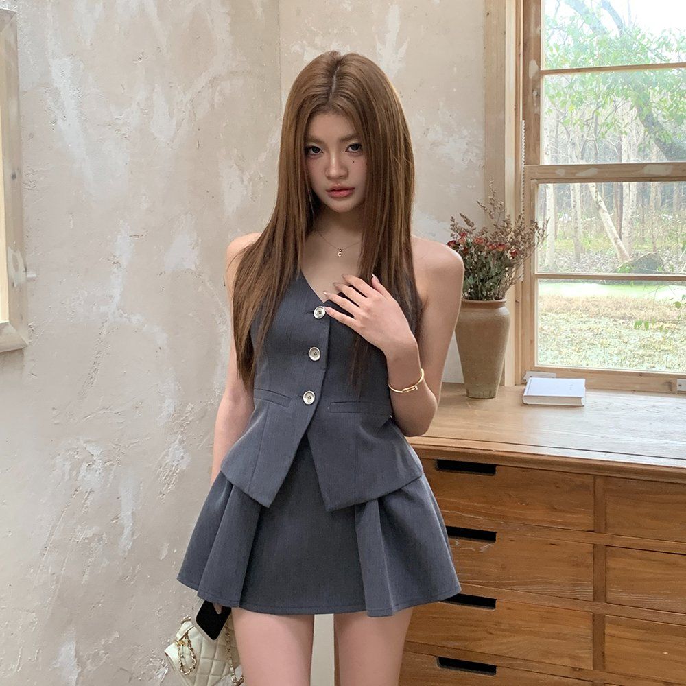 봄 여름 홀터넥 버튼 베스트 플리츠 미니 스커트 투피스 세트 (리본 포함) 차콜 - 상세 이미지 3
