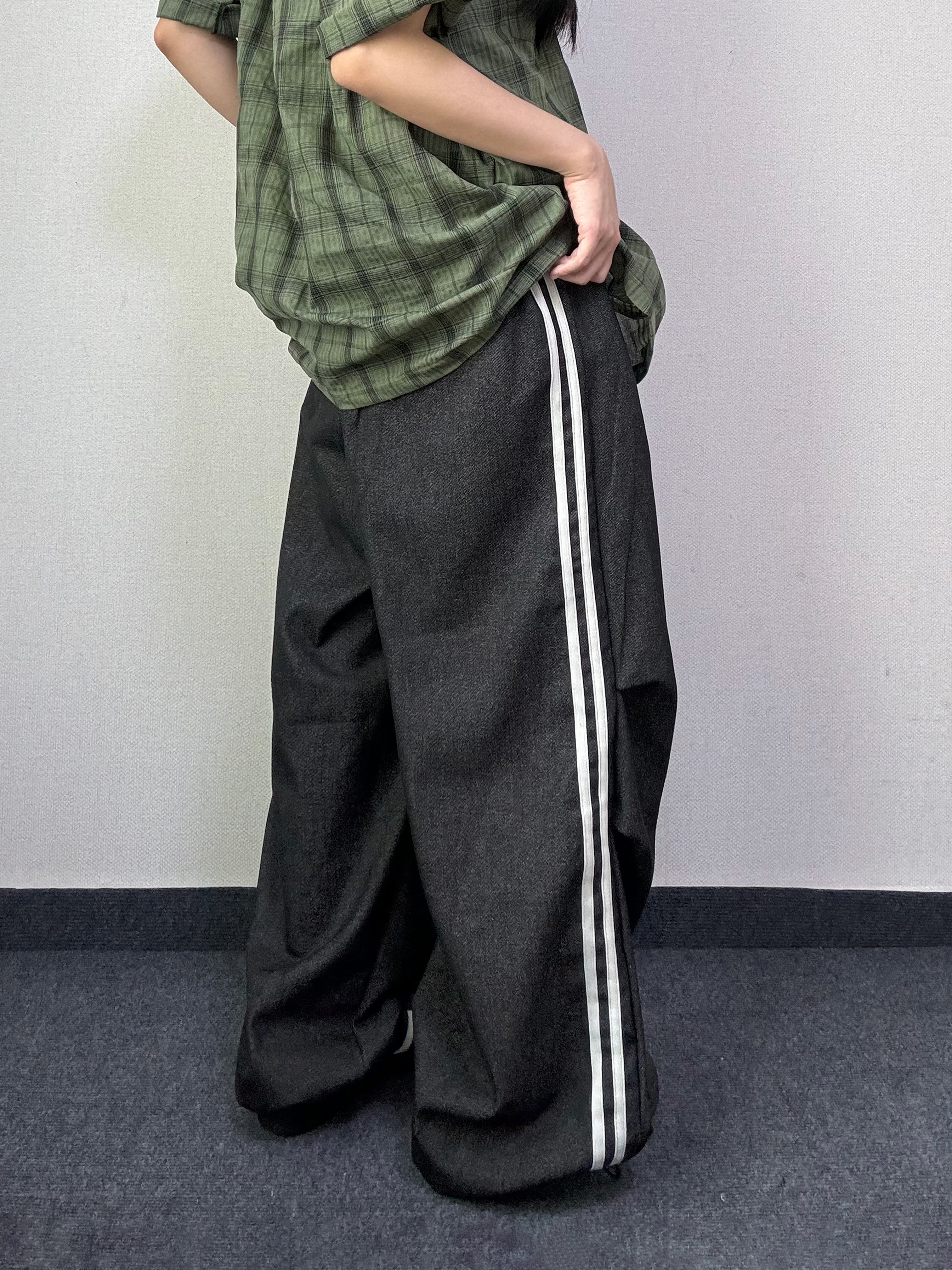 바드 파라슈트 데님 트랙 팬츠 [2Color] - 상세 이미지 2