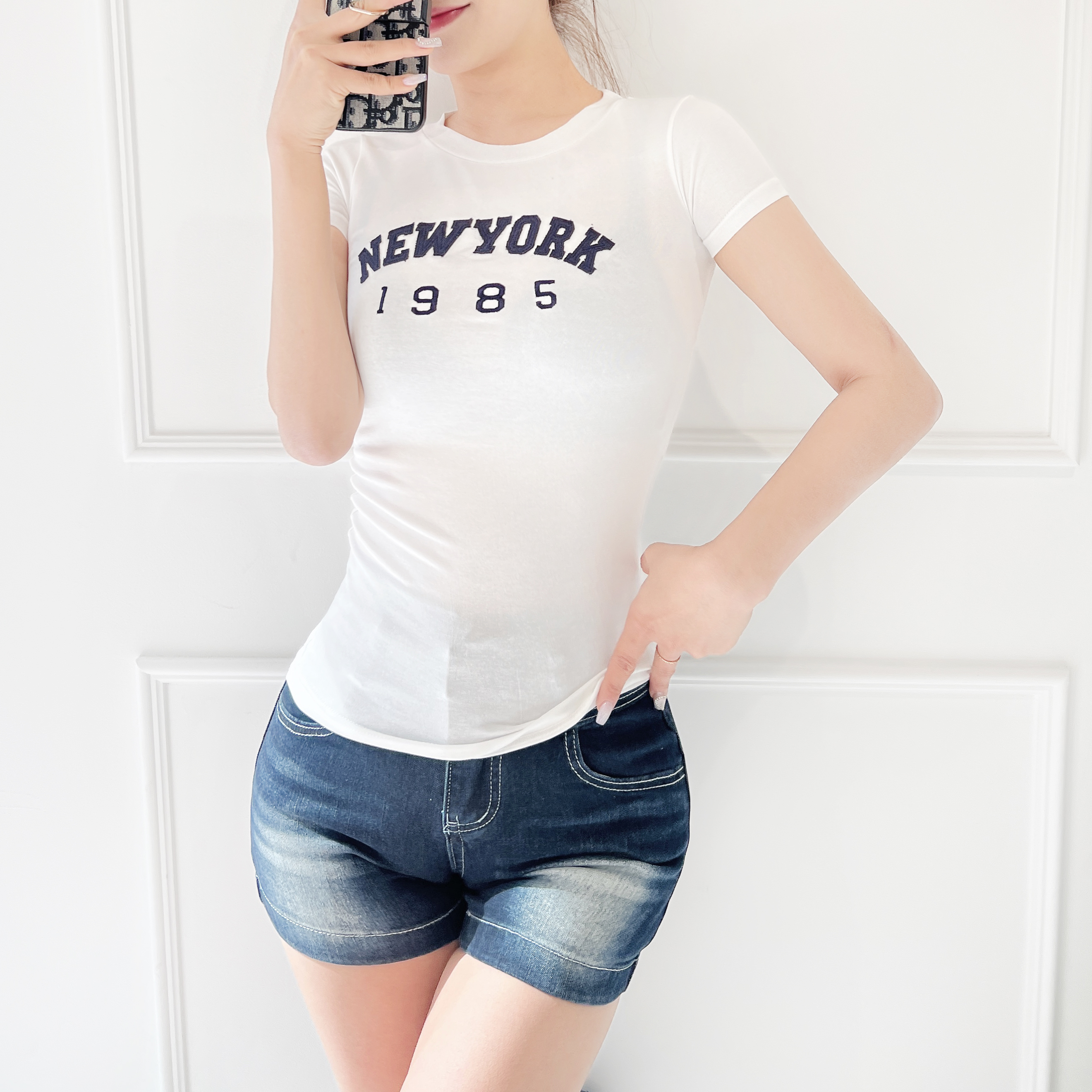 뉴욕 자수 슬림 글램핏 반소매 반팔 티셔츠 3color - 상세 이미지 4