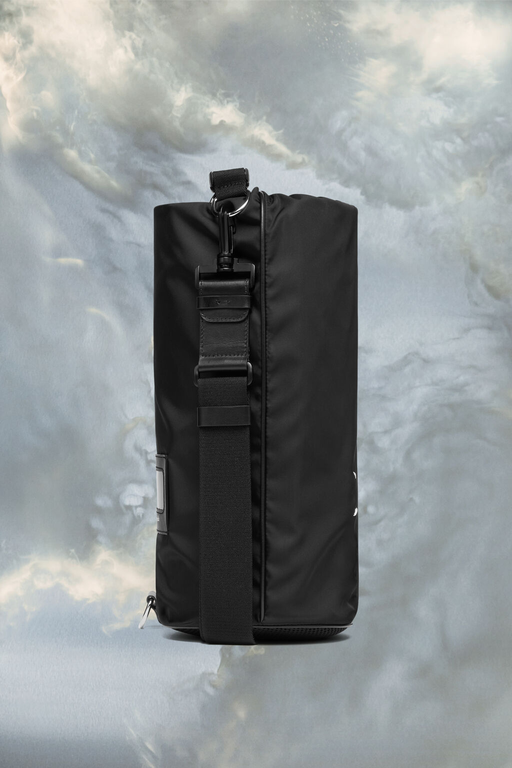 메종 마르지엘라 토트백 하이테크 롤업 백 High Tech Roll Up Bag SB2WA0005P6763T8013 - 상세 이미지 3
