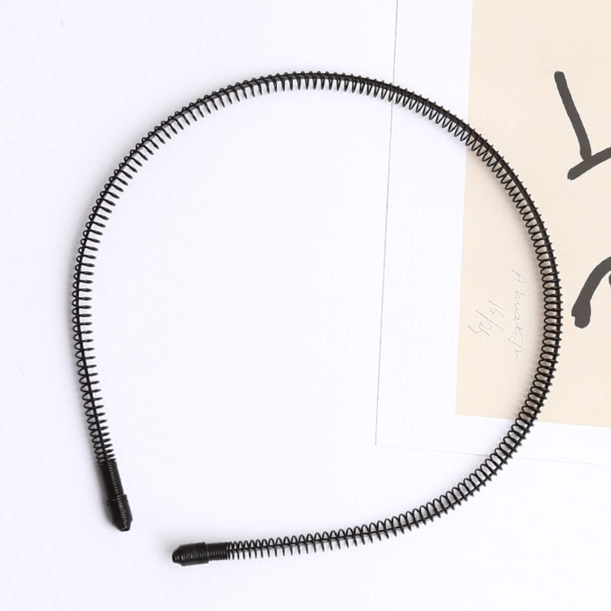 촘촘스프링코일 검정철사머리띠 앞머리넘기는머리띠 스프링헤어밴드