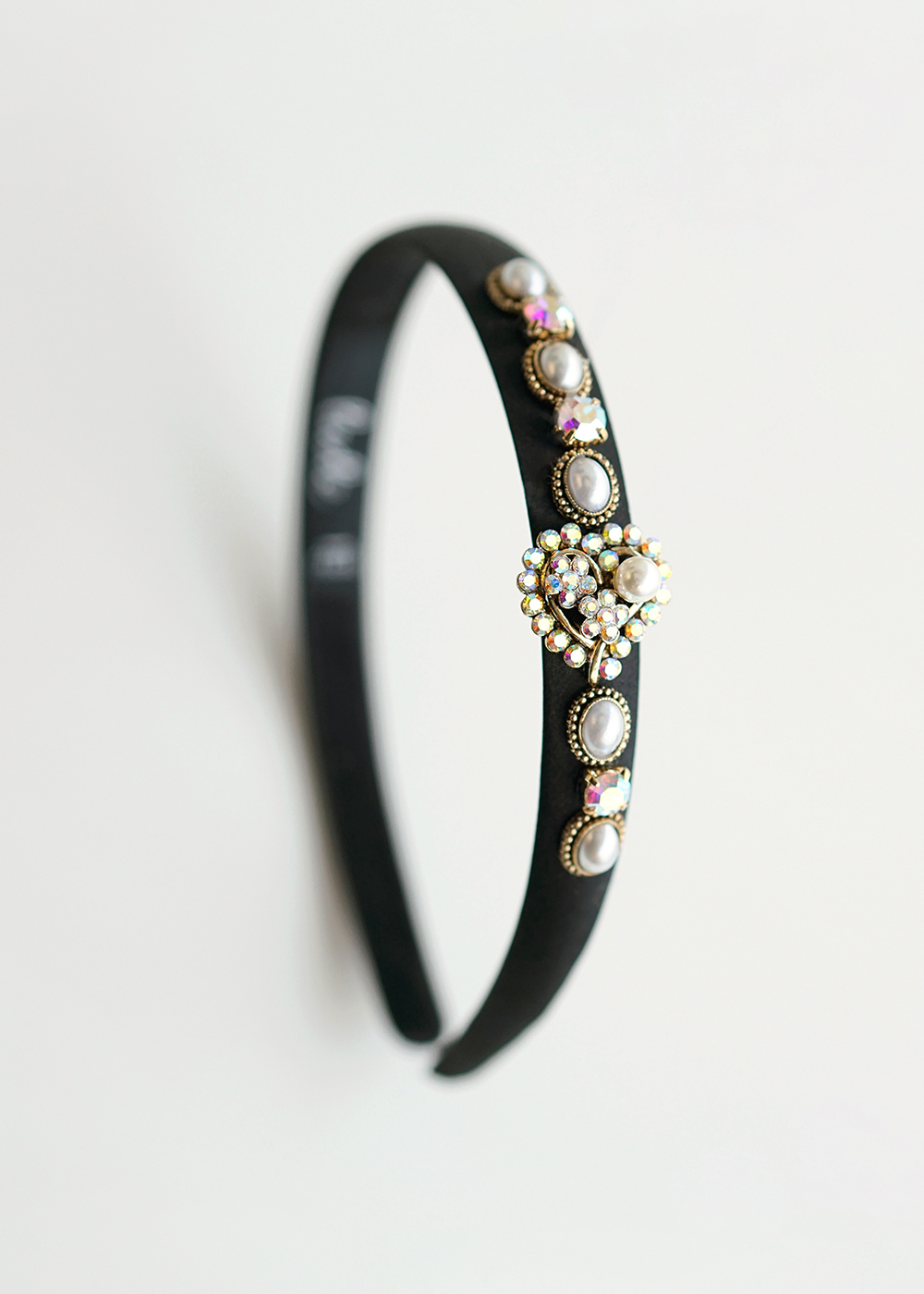 루드 미니 하트 크리스탈 진주 헤어밴드 L25SSAC33