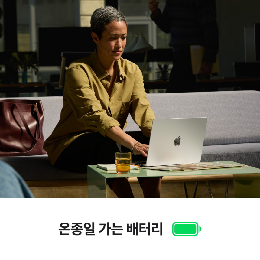 맥북프로 14 M4 Pro (CPU 12코어/GPU 16코어) 24GB 512GB 실버 MX2E3KH/A 사진 4