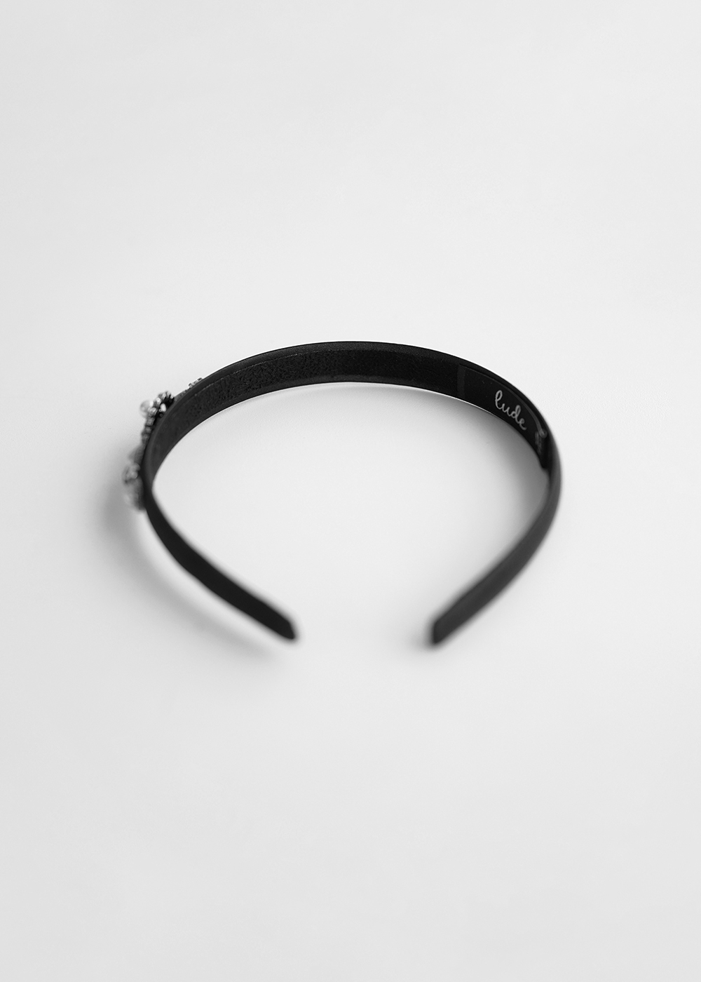 루드 미니 하트 크리스탈 진주 헤어밴드 L25SSAC33