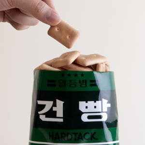 군대 일등병건빵 20봉 별사탕 군용 건빵 추억의 과자 비상식량 간식 맛있게 먹은 솔직 후기 - 상품 이미지 3