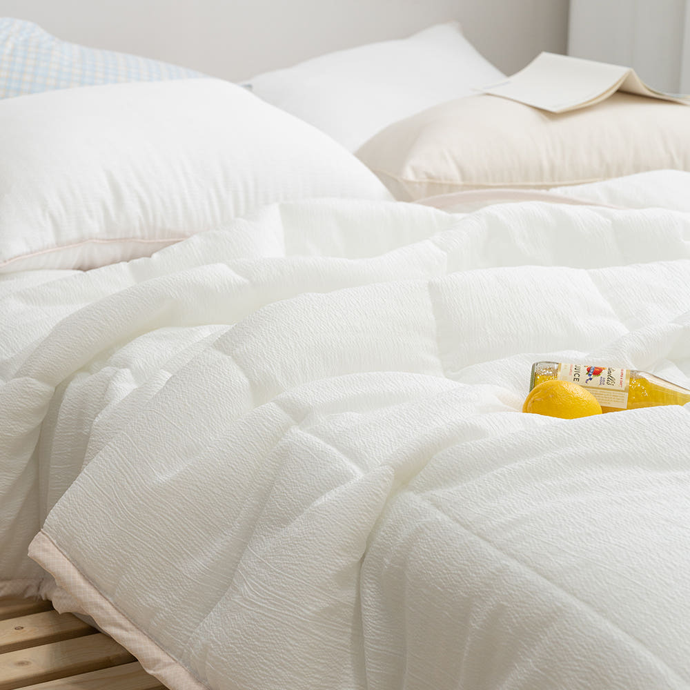 여름 이불 활용컷 1