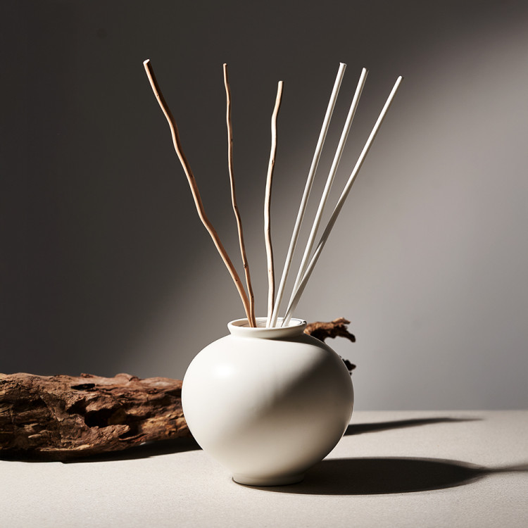 [불스원] 그라스 더 편백 달항아리 디퓨저 500ml