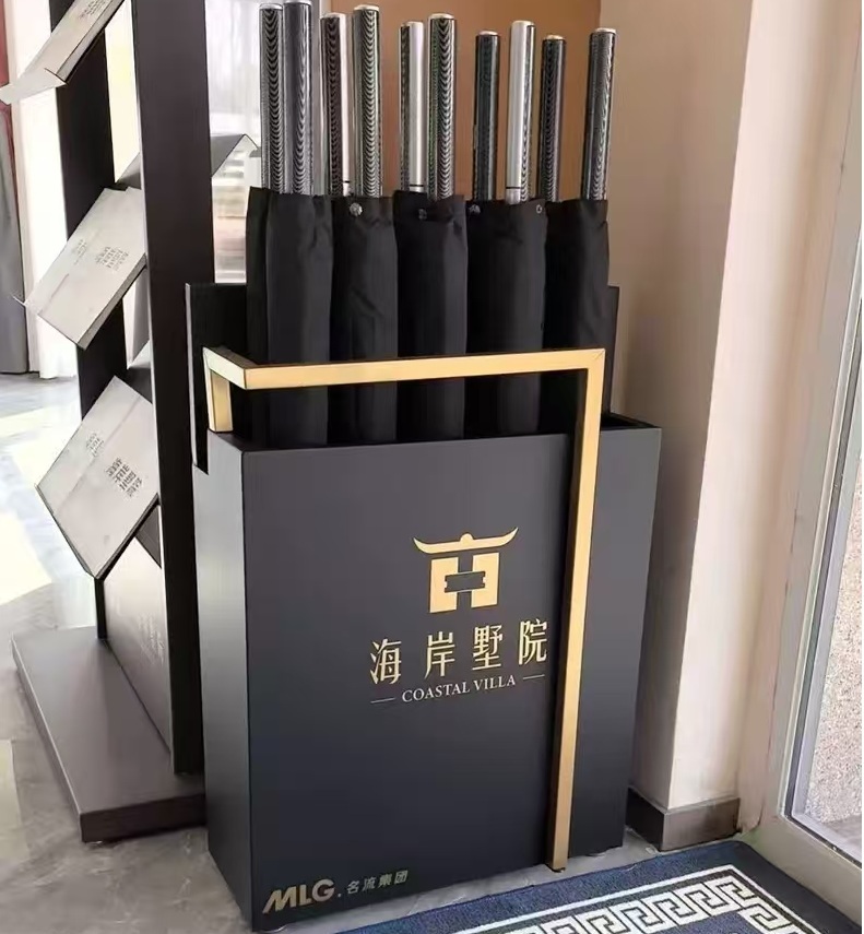 철제 우산 수납정리대 고급형 호텔 로비용 거치형 우산꽂이 깔끔한 공간 정리 검정색 50x20x70 1개 - 상품 이미지