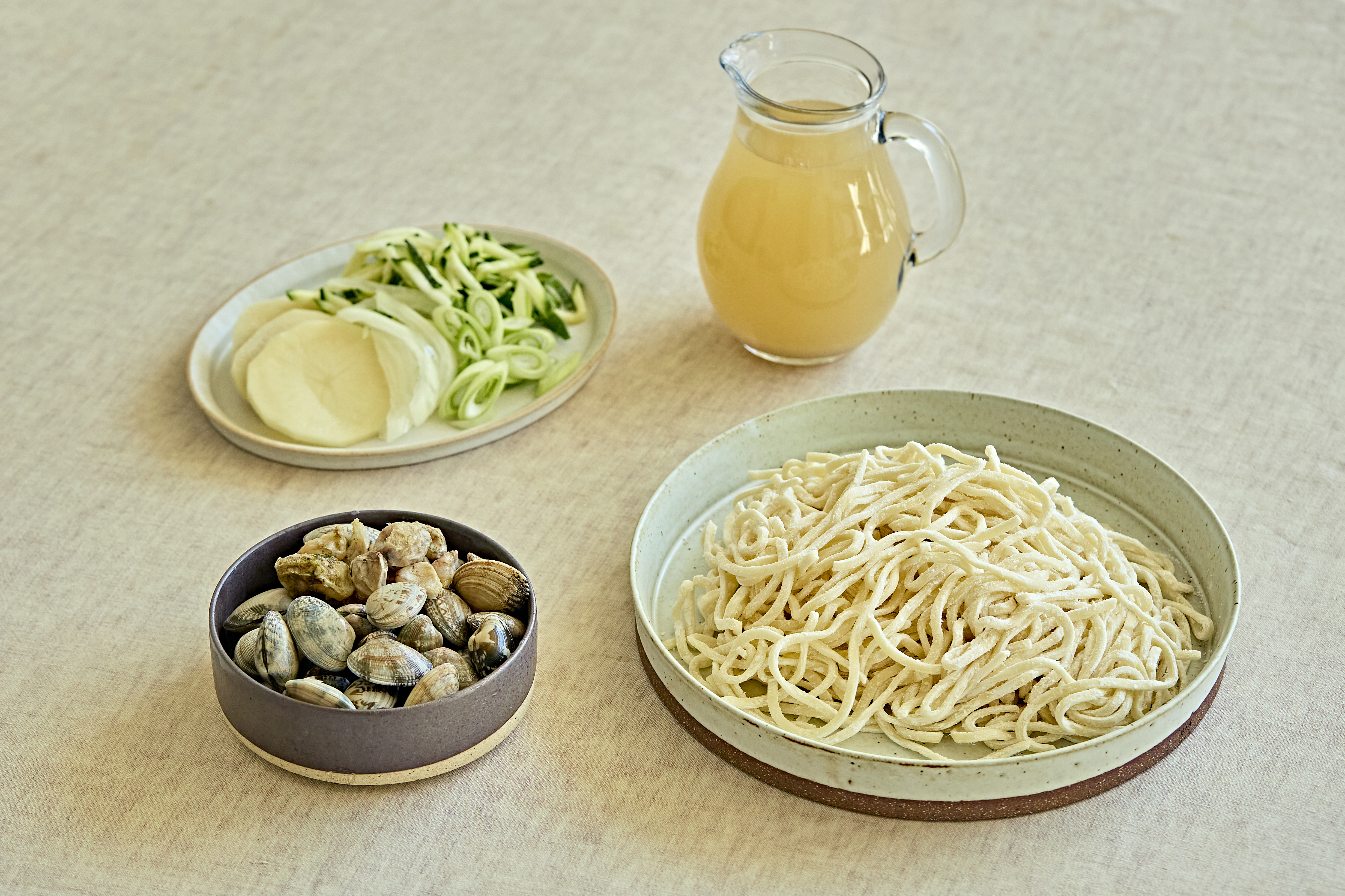 밀밭명가 바지락칼국수 캠핑음식 밀키트 : 밀밭칼국수