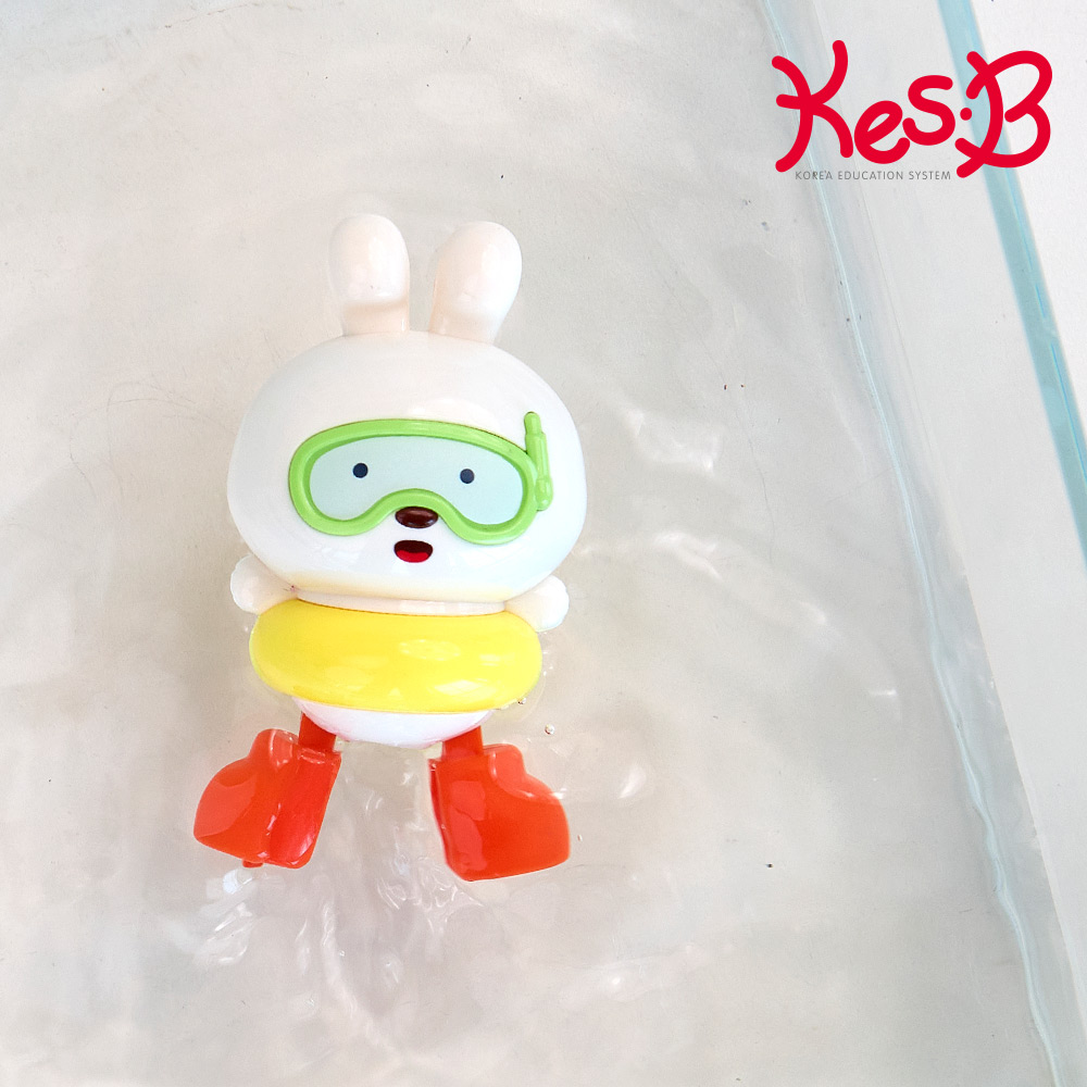 [캐스비] 수영하는 토끼 욕조장난감 목욕놀이 목욕유도템 - 상품 이미지