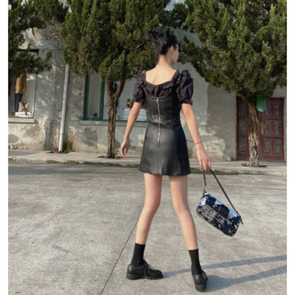 봄 가을 스트릿 시크 체인 스트랩 스퀘어넥 레더 슬림핏 A라인 미니 원피스 블랙 - 상세 이미지 3