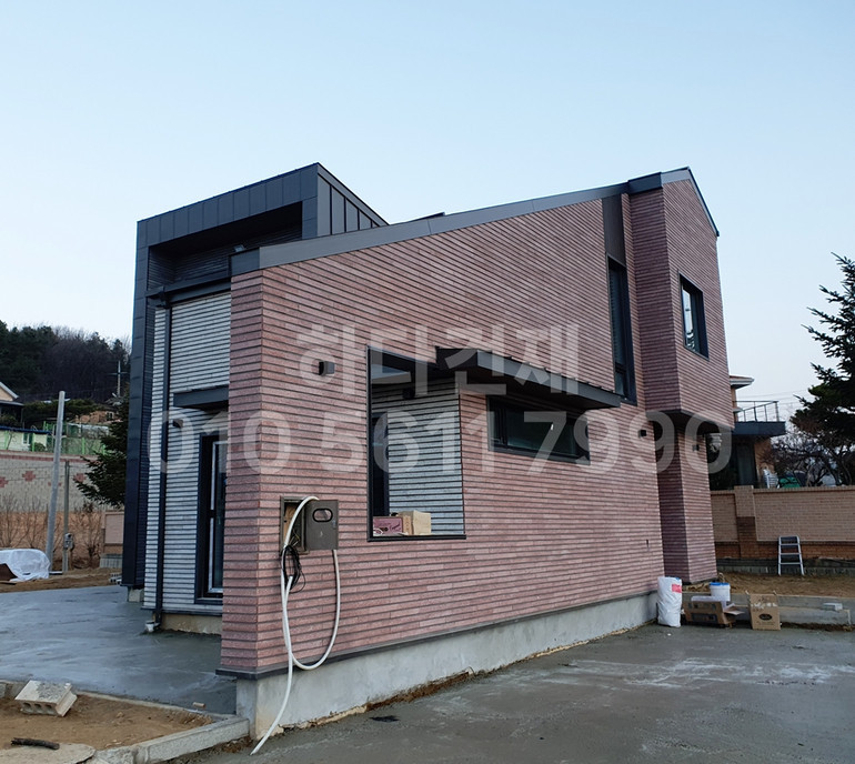 모노타일 롱와이드 500x50x18T 레드 / 하다건재 시공사례