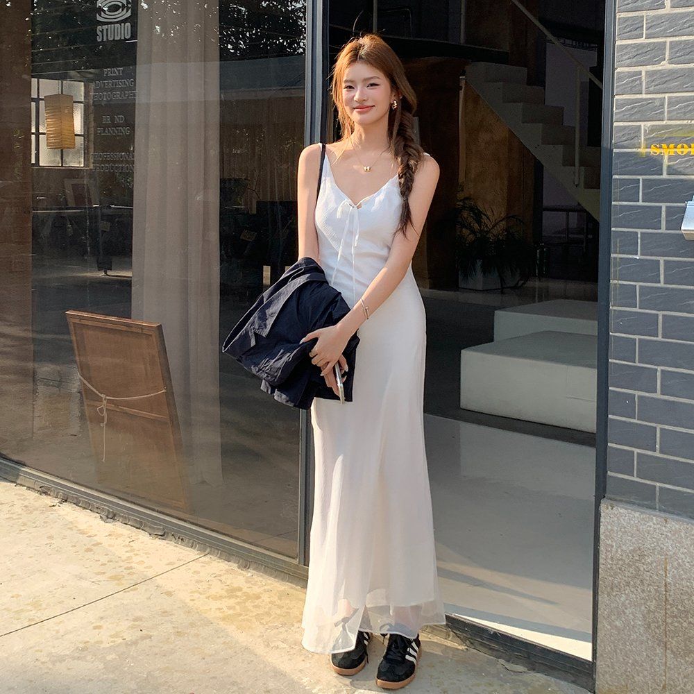 봄 여름 여리여리 끈나시 브이넥 셔링 슬림핏 하이웨스트 롱 맥시 원피스 화이트 - 상세 이미지 4