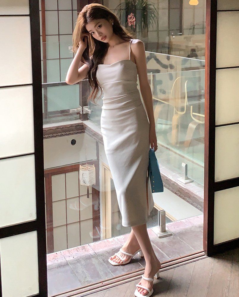 봄 여름 여성 뷔스티에 셔링 슬림핏 H라인 미니 원피스 아이보리